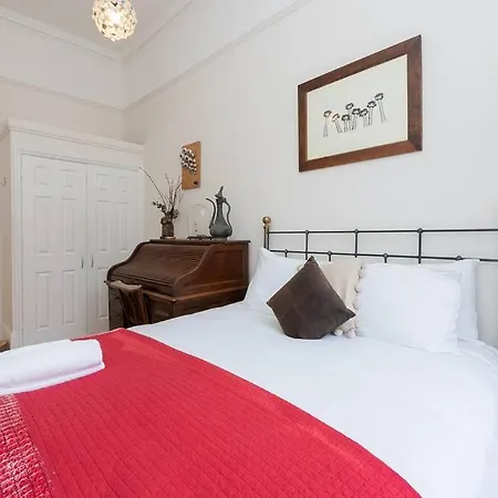 דירה Central 2 Bed Flat With Garden Near City Centre בריסטול